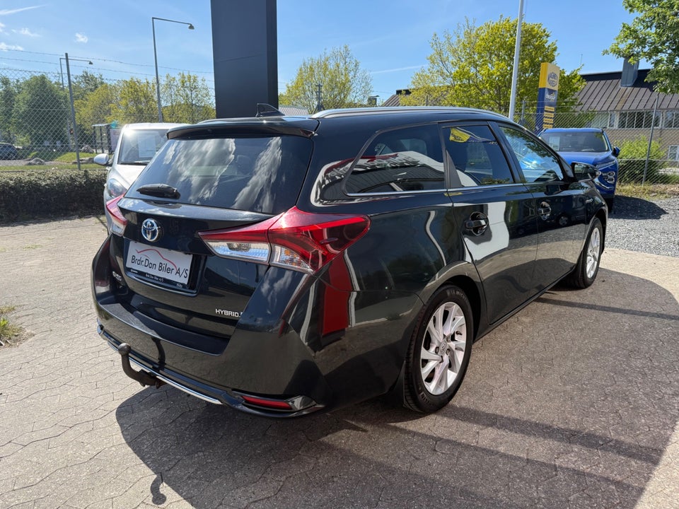 Toyota Auris 1,8 Hybrid H2 Comfort Touring Sports CVT 5d