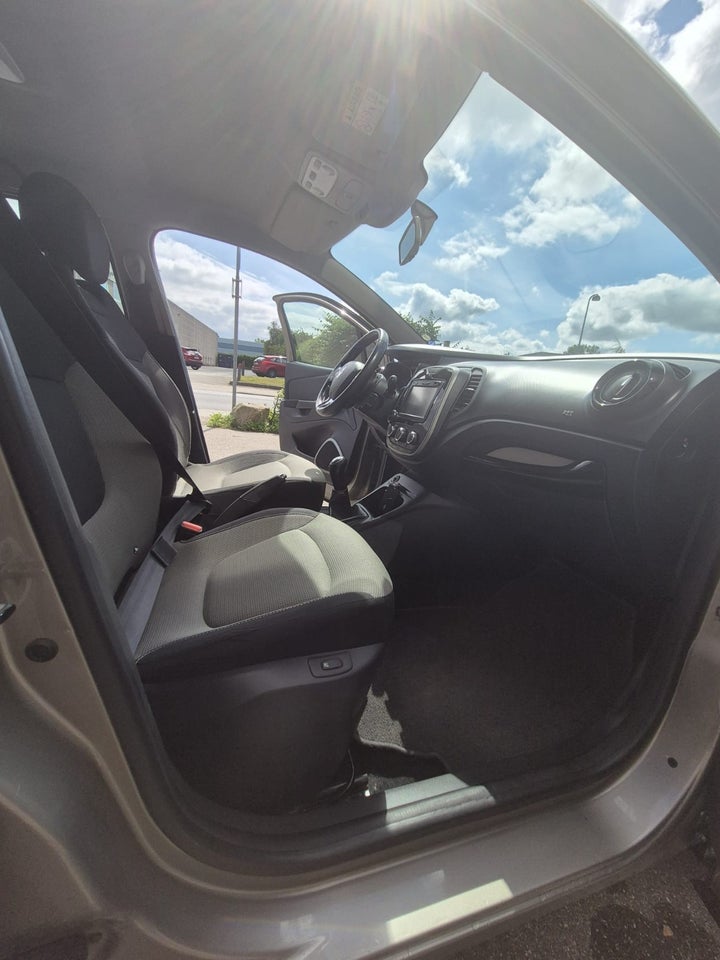 Renault Captur 0,9 TCe 90 Expression 5d
