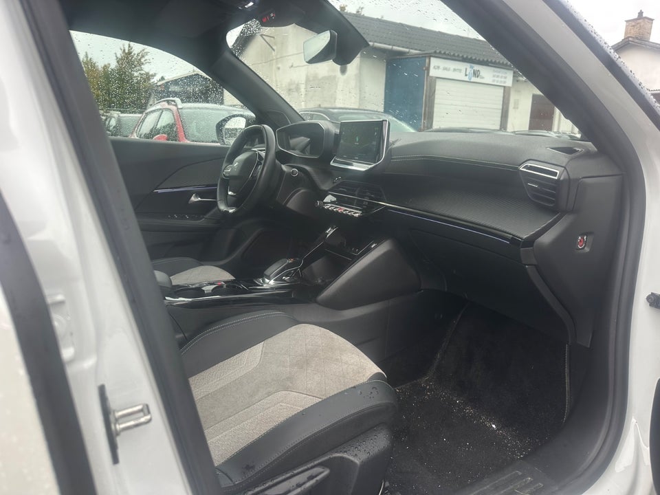 Peugeot e-2008 50 GT Pack 5d