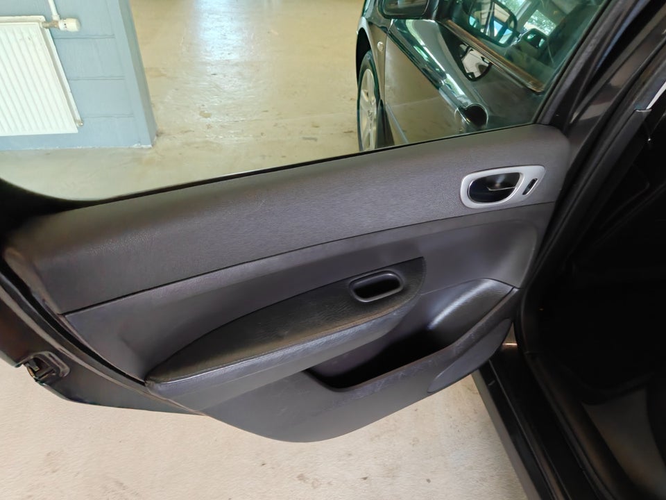 Peugeot 307 2,0 XS 5d