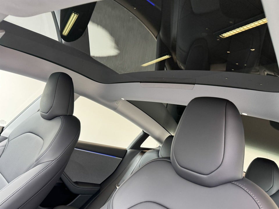 Tesla Model 3 Long Range RWD 4d
