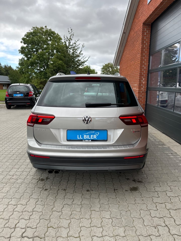 VW Tiguan 2,0 TSi 180 Highline DSG 4Motion Van 5d