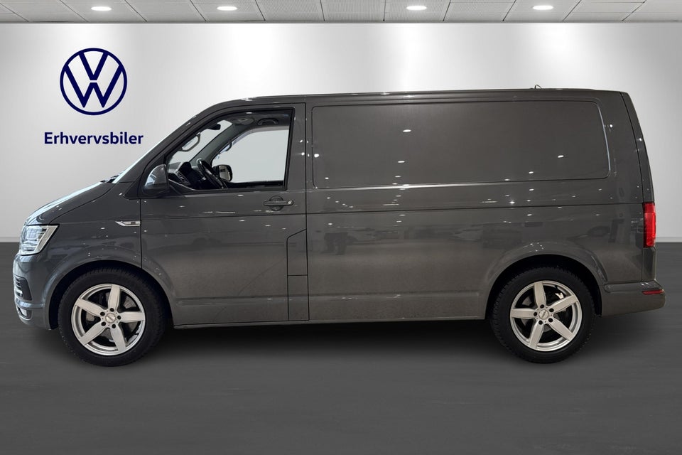 VW Transporter 2,0 TDi 204 Kassevogn DSG kort