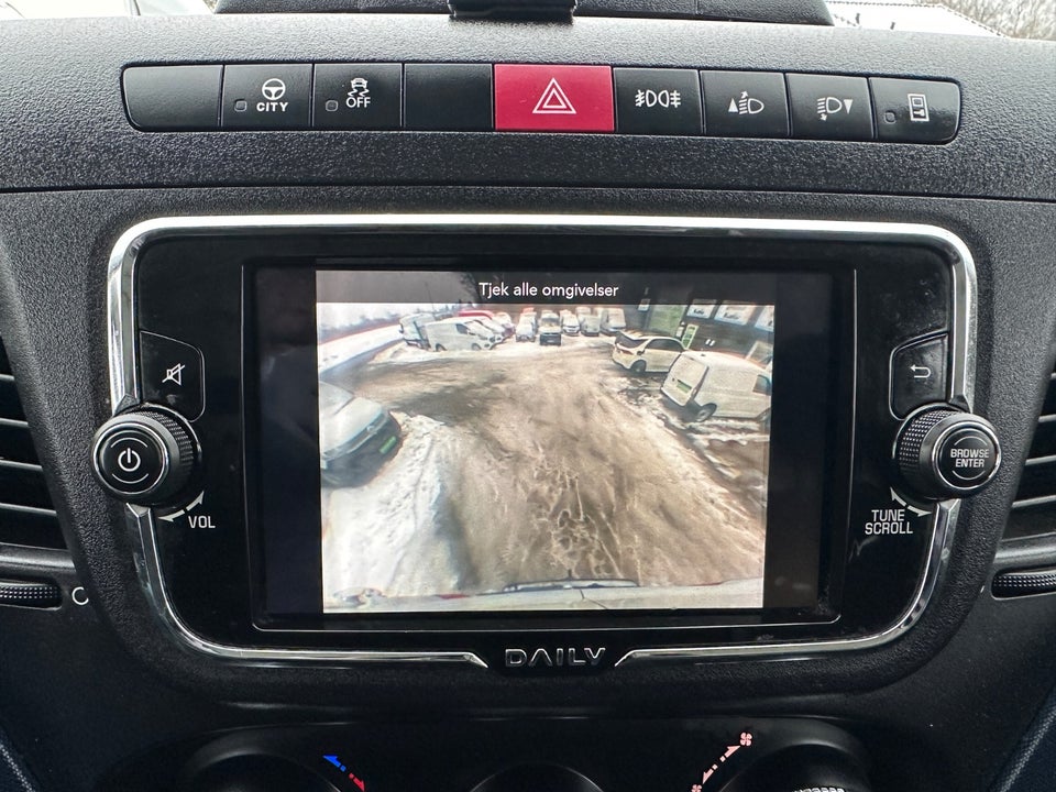 Iveco Daily 2,3 35C12 12m³ Van AG8