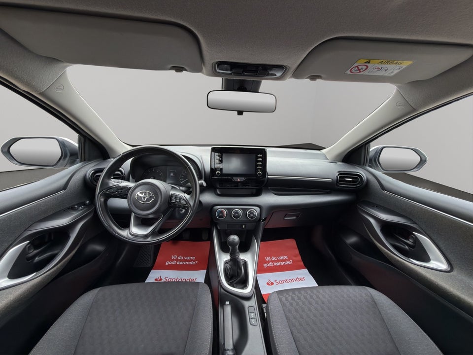 Toyota Yaris 1,0 Active 5d