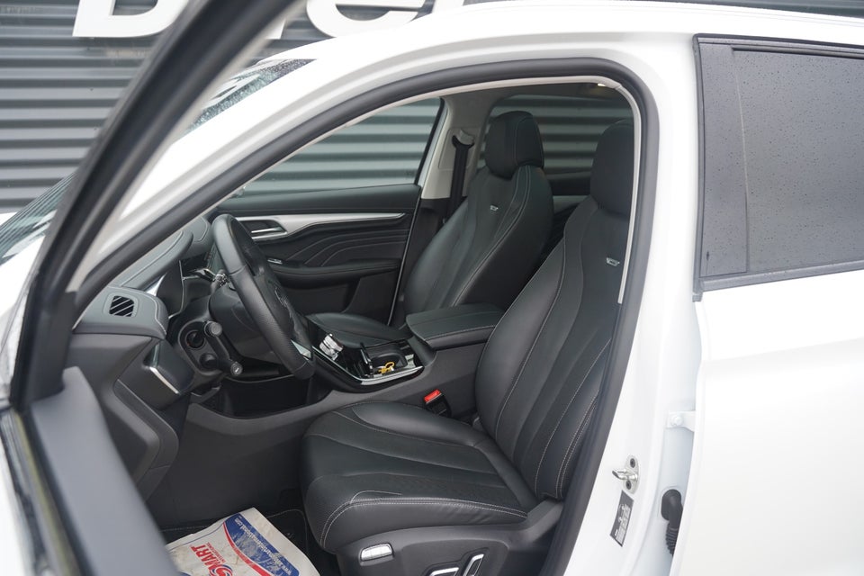 MG Marvel R Luxury 5d