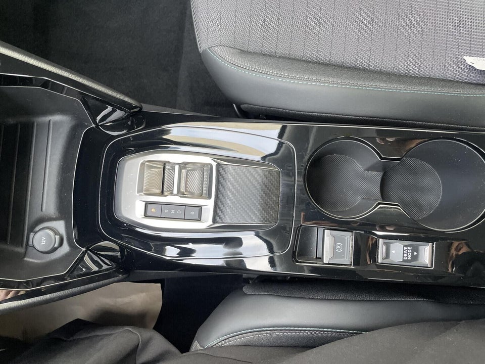 Peugeot e-2008 50 Allure 5d