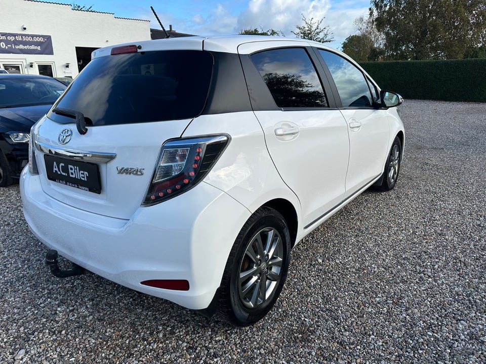 Toyota Yaris 1,0 VVT-i T2 5d