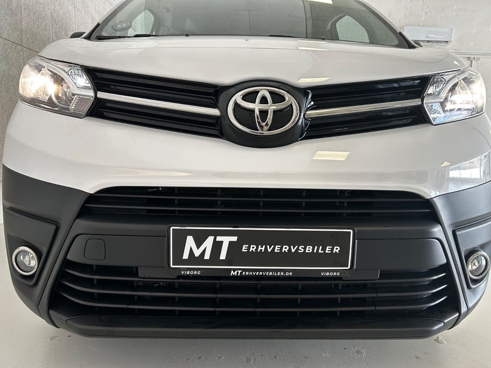 Toyota ProAce 2,0 D 144 Long Comfort Master aut. 4d