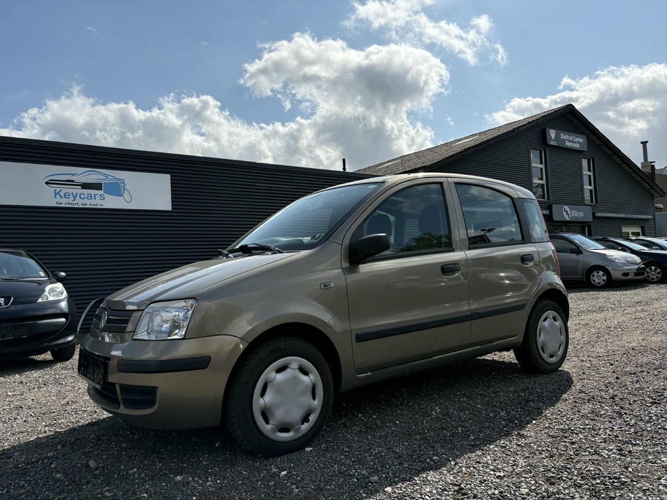 Ford Mondeo 1,8 125 Ambiente stc. 5d