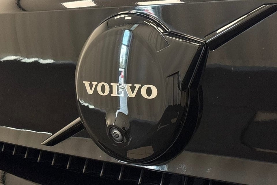 Volvo EX40 Extended Range Black Edition 5d