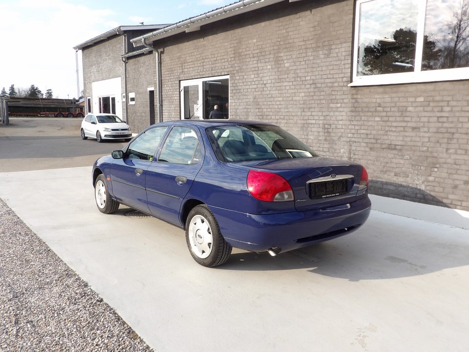 Ford Mondeo 1,6 Fashion 4d