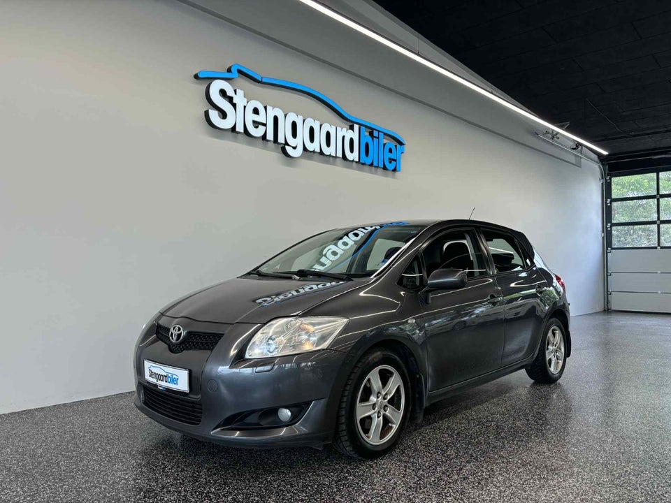 Toyota Auris 2,0 D-4D Luna 5d