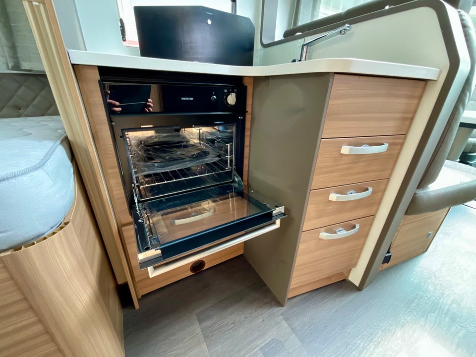 Fiat Adria 2,3 Coral Plus 670 SLT 3d