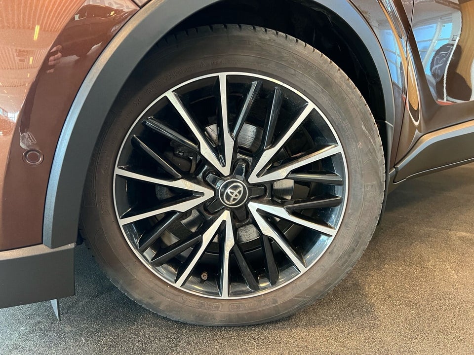 Toyota C-HR 1,8 Hybrid C-ULT CVT 5d