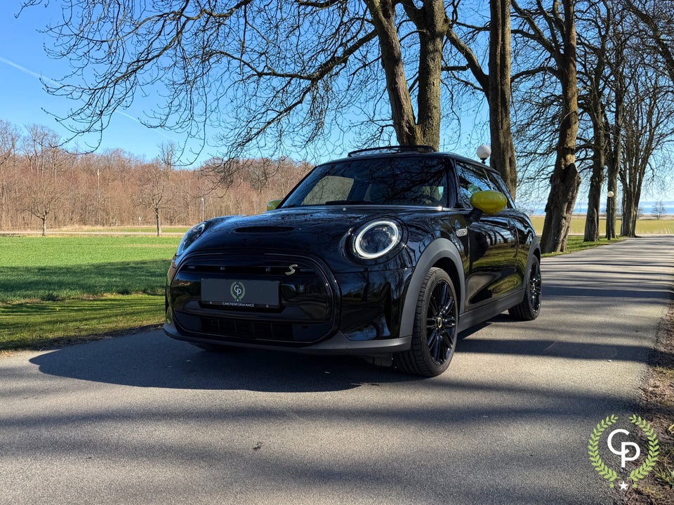 MINI Cooper SE Electric Trim 3d