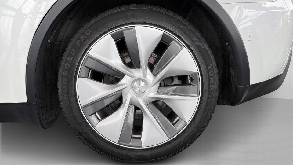 Tesla Model Y Long Range AWD 5d