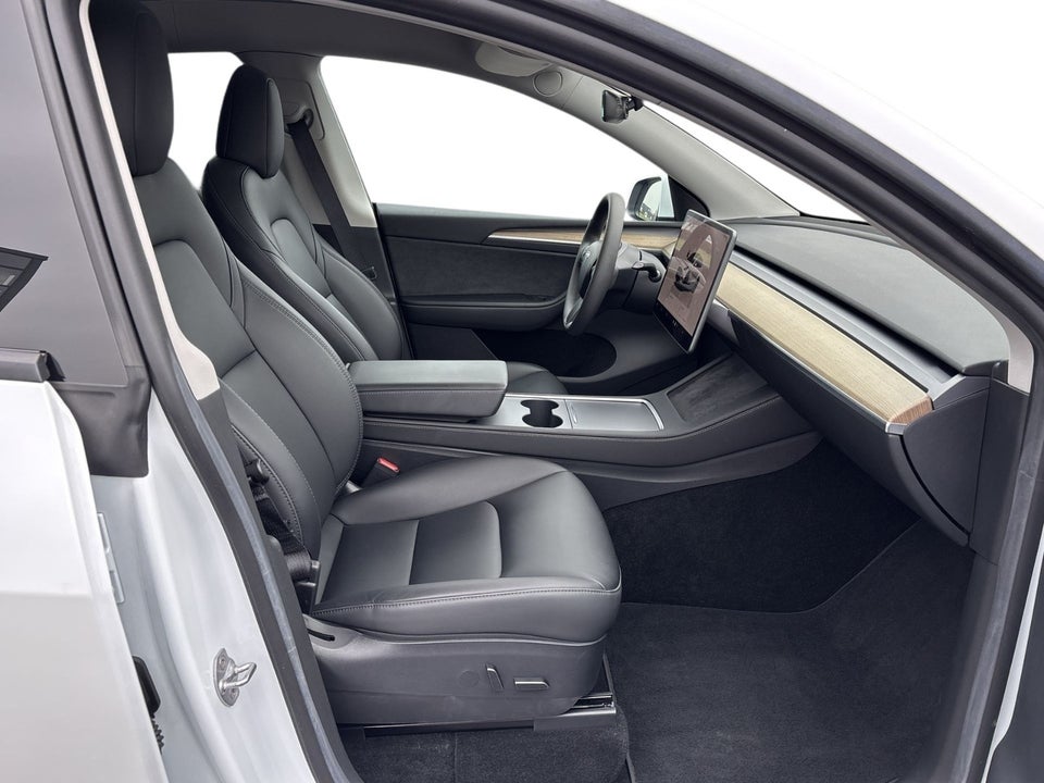Tesla Model Y RWD 5d