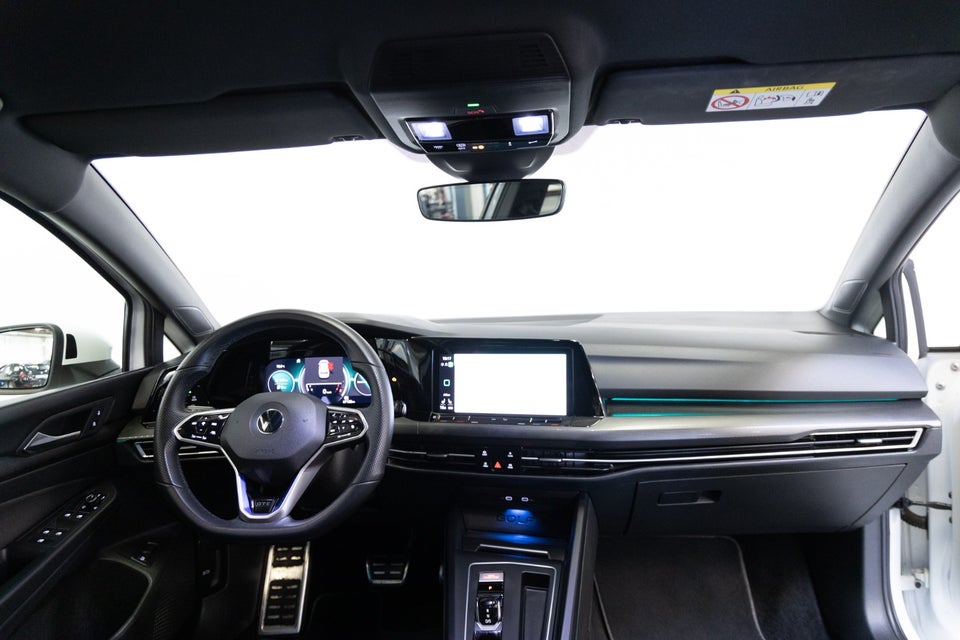 VW Golf VIII 1,4 GTE DSG 5d