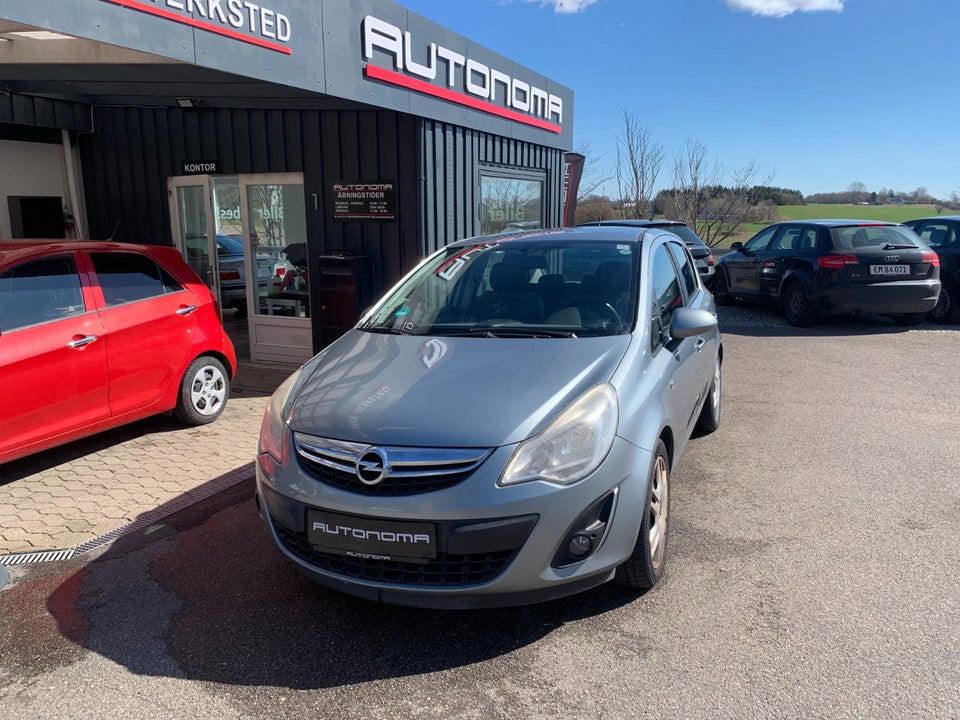 Opel Corsa 1,4 16V Cosmo 5d