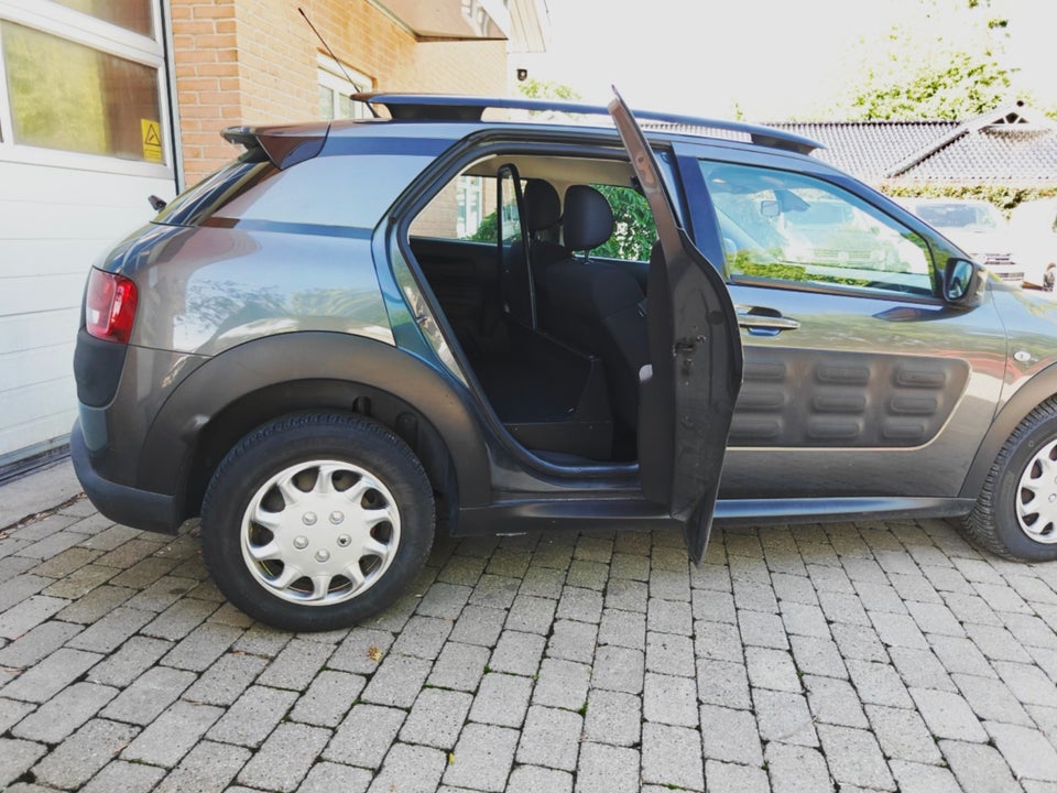 Citroën C4 Cactus 1,6 BlueHDi 100 Feel Van 5d