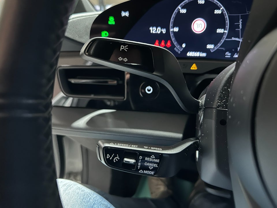 Porsche Taycan Performance+ 4d