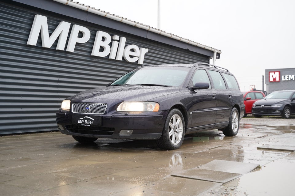 Volvo V70 2,4 140 Momentum 5d