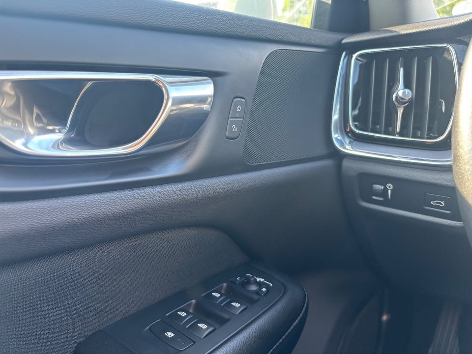 Volvo V60 2,0 D4 190 Momentum aut. 5d