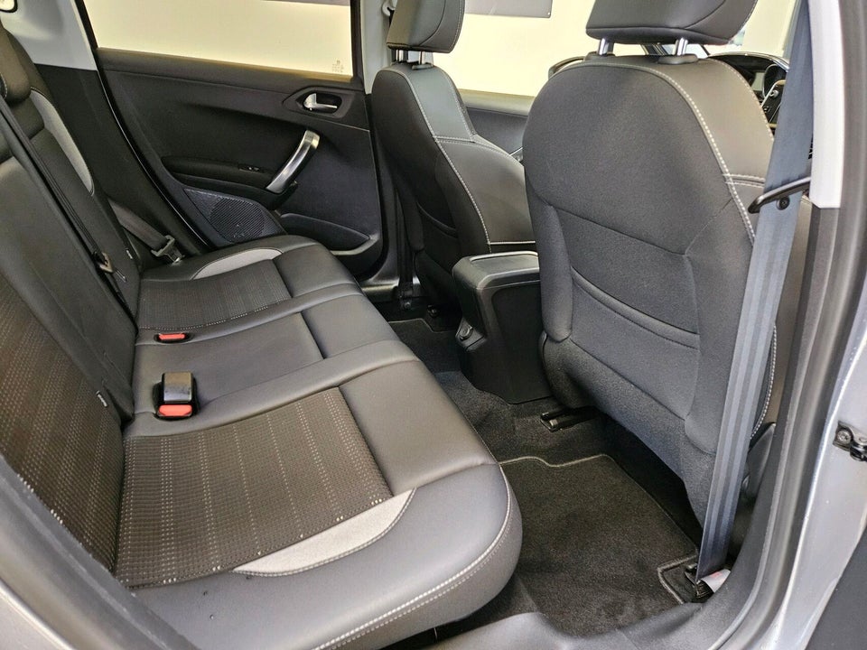 Peugeot 2008 1,6 BlueHDi 100 Desire Sky 5d