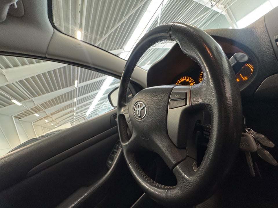 Toyota Avensis 2,2 D-CAT 177 Executive stc. 5d