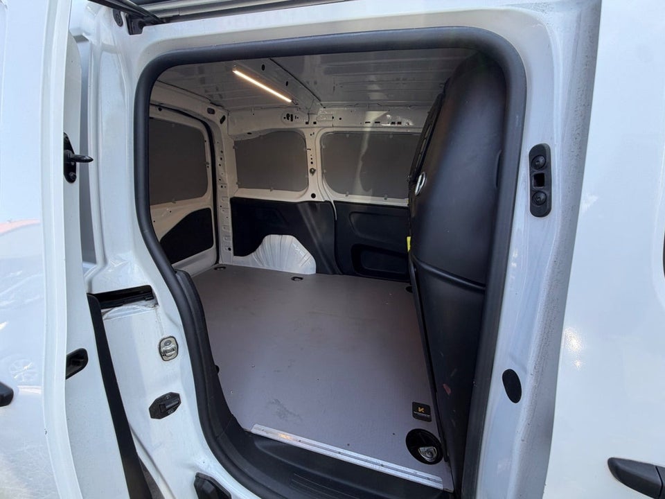 Peugeot Partner 1,5 BlueHDi 130 L1V1 Plus EAT8 Van