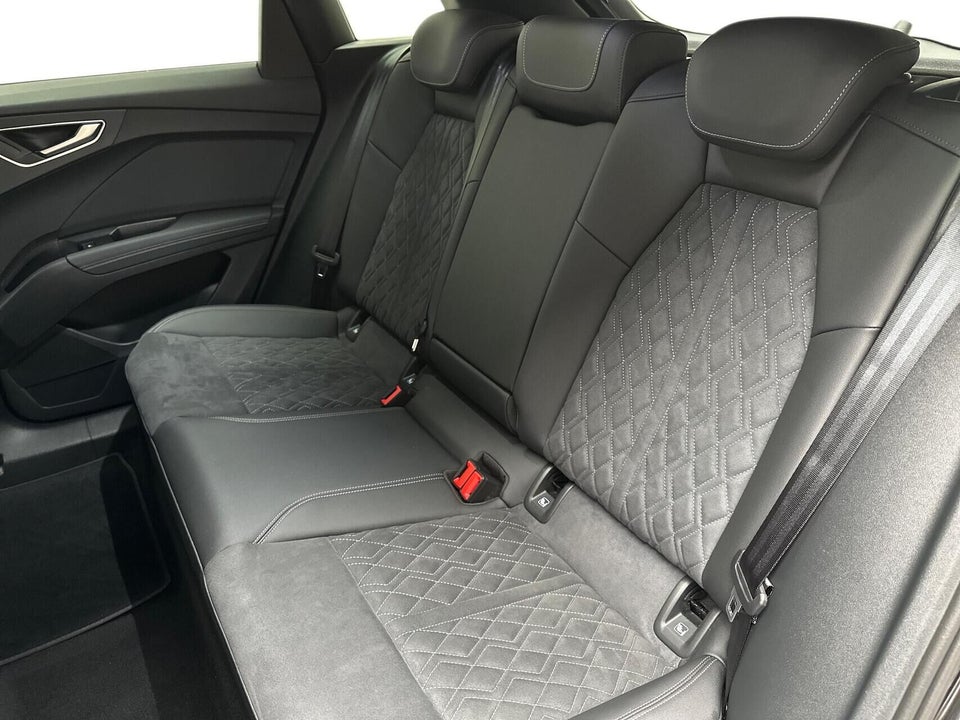 Audi Q4 e-tron 45 S-line 5d