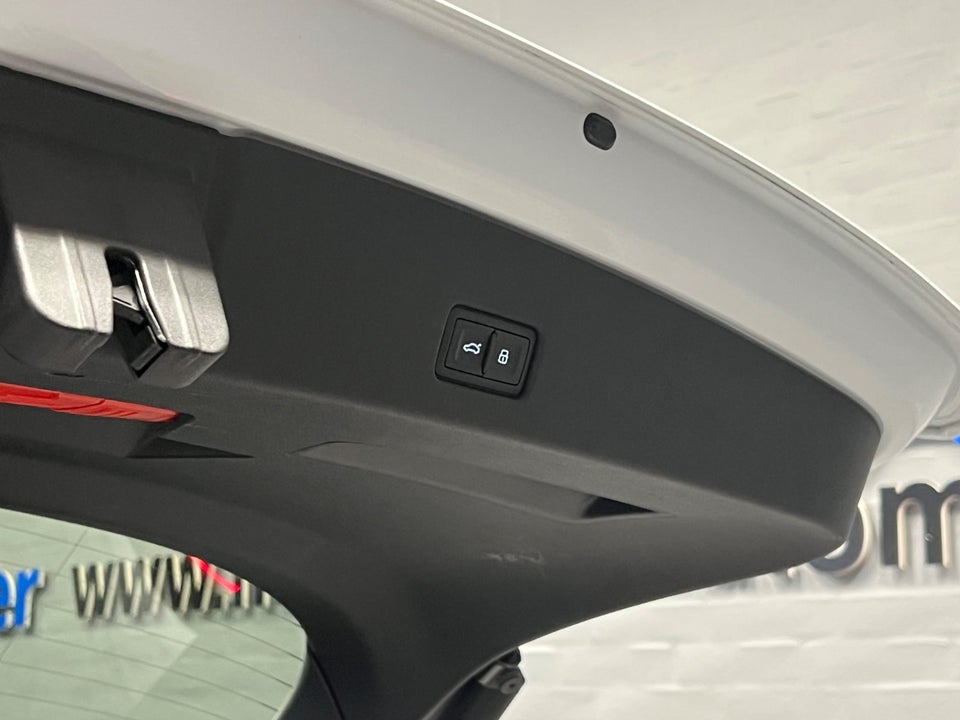 Audi Q4 e-tron 40 S-line 5d