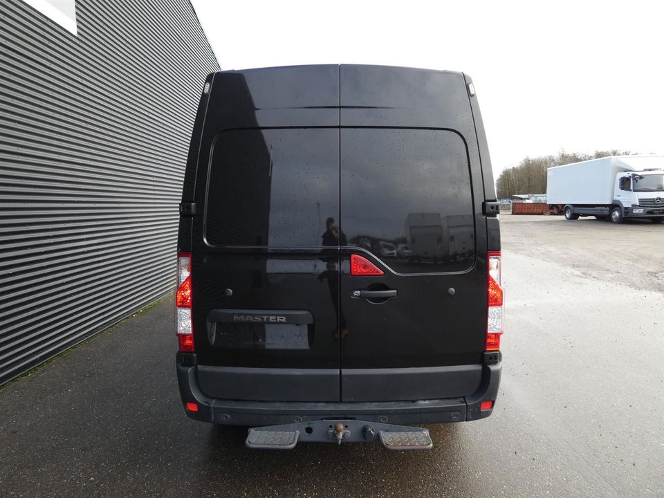 Renault Master IV T33 2,3 dCi 135 L2H2 Kassevogn