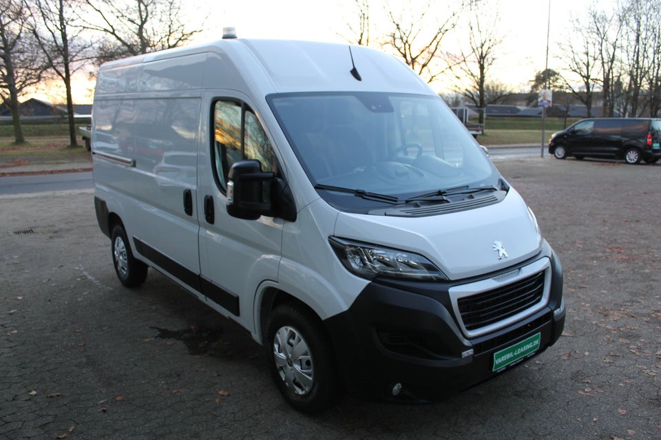 Peugeot Boxer 335 2,2 BlueHDi 165 L2H2 Premium