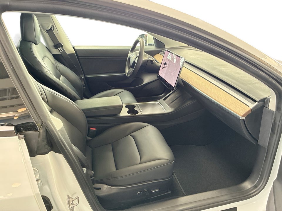 Tesla Model 3 Standard Range+ RWD 4d