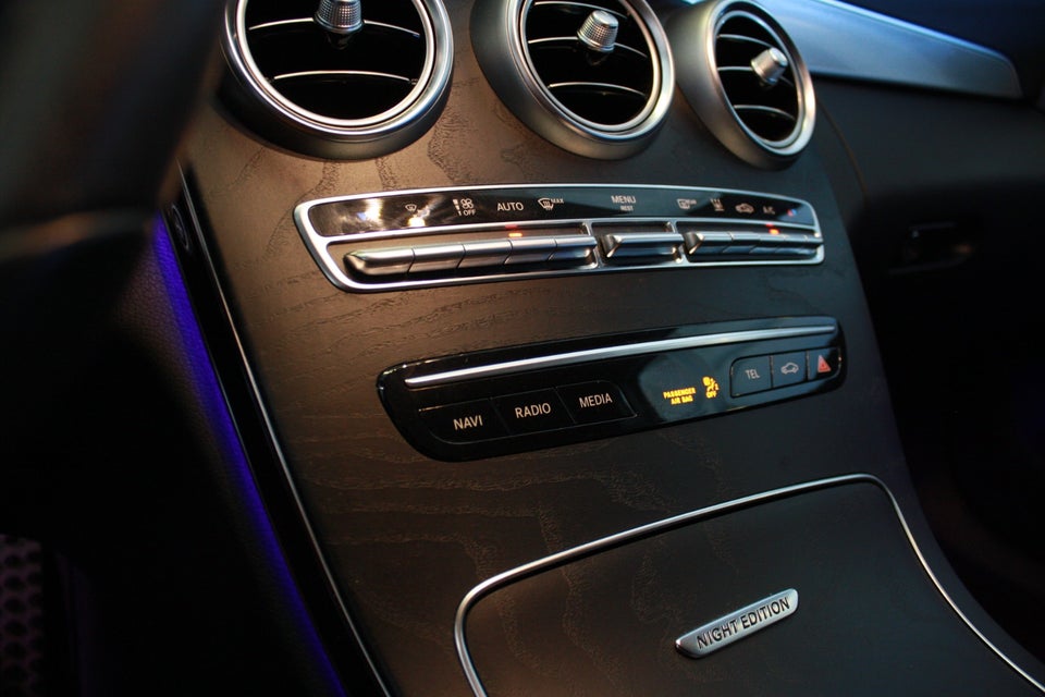 Mercedes C300 e 2,0 AMG Line Night Edition stc. aut. 5d