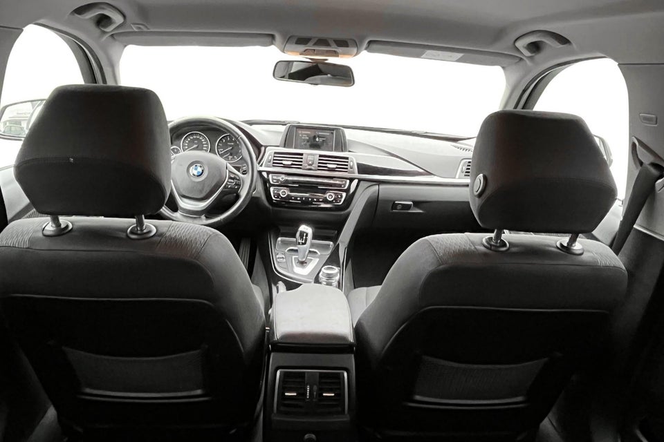 BMW 320i 2,0 Touring Executive aut. 5d