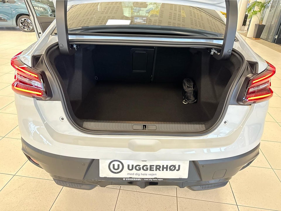 Citroën ë-C4 X 54 Shine 4d