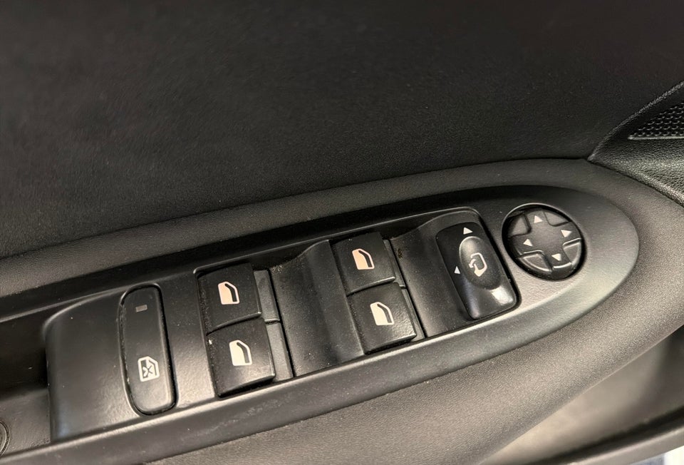 Citroën C4 1,6 BlueHDi 120 Millesime EAT6 5d