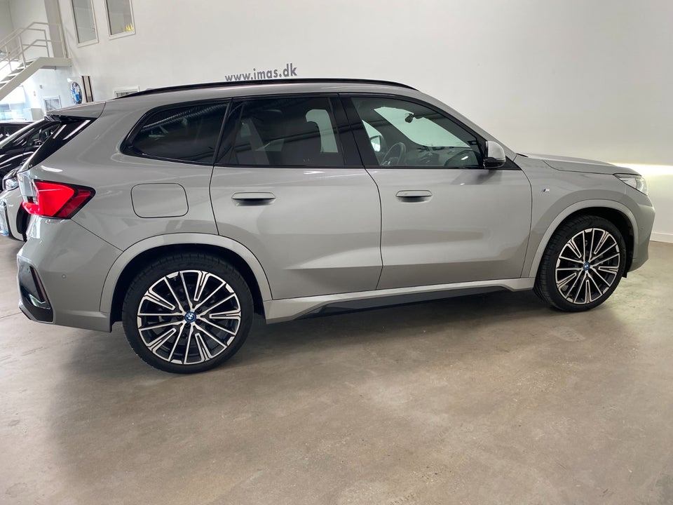 BMW iX1 xDrive30 Fully Charged M-Sport 5d