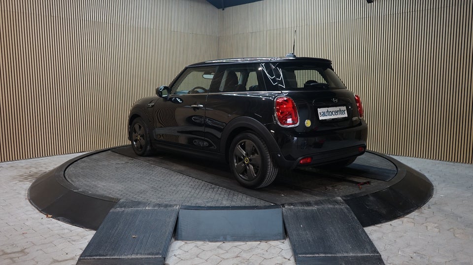 MINI Cooper SE Essential 3d