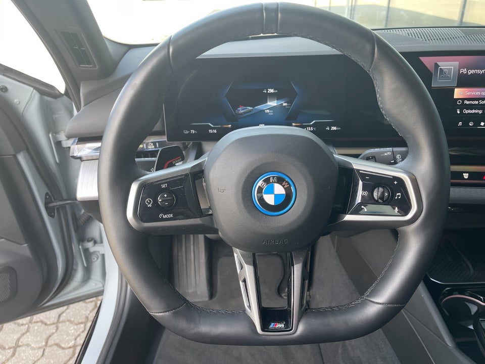 BMW i5 eDrive40 M-Sport 4d