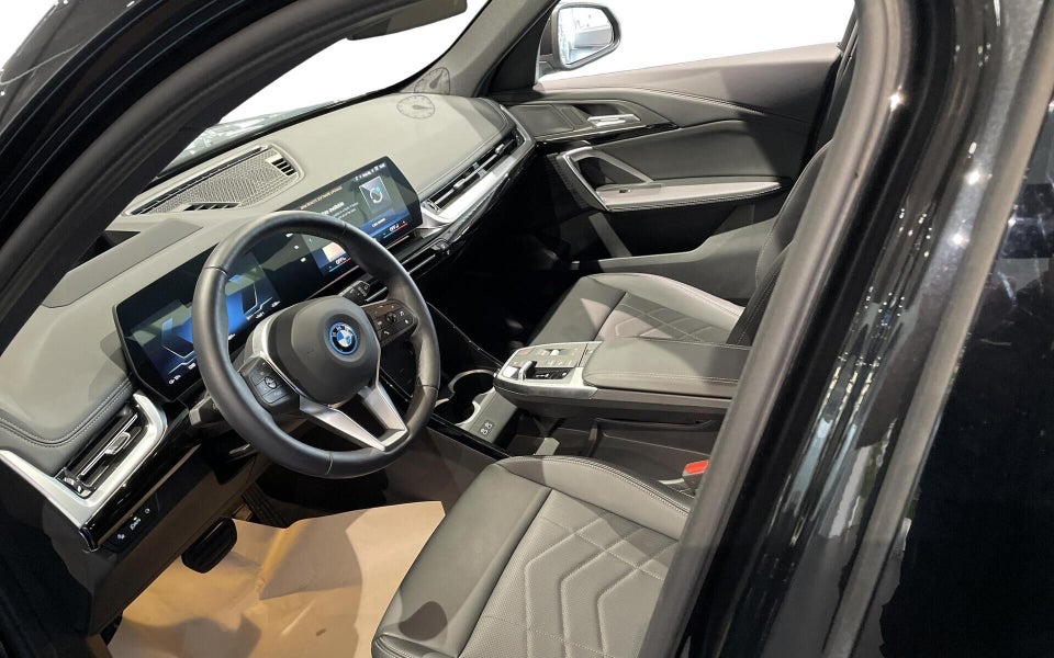 BMW iX1 xDrive30 X-Line 5d