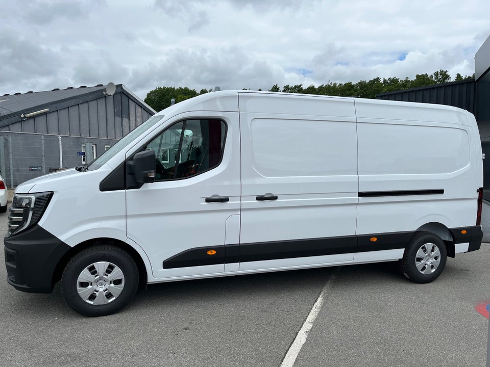 Nissan Interstar 2,0 dCi 170 L3H2 Tekna aut. Van