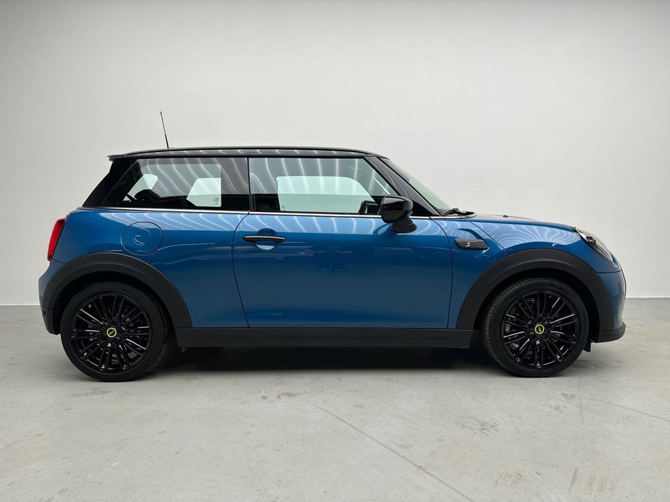 MINI Cooper SE Essential 3d