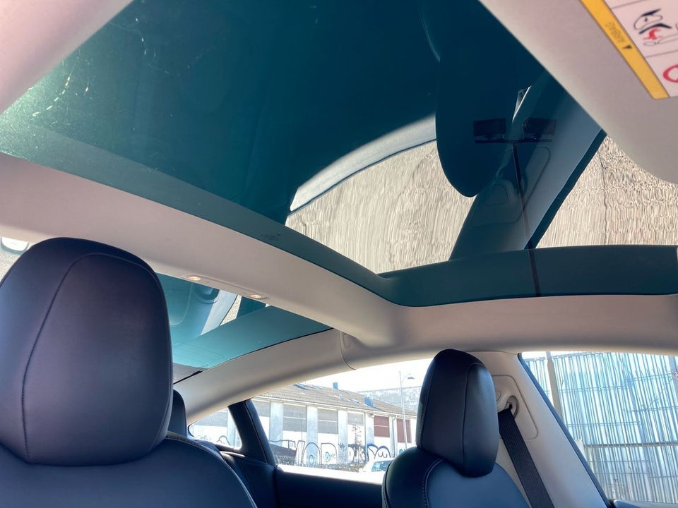 Tesla Model 3 Long Range AWD 4d