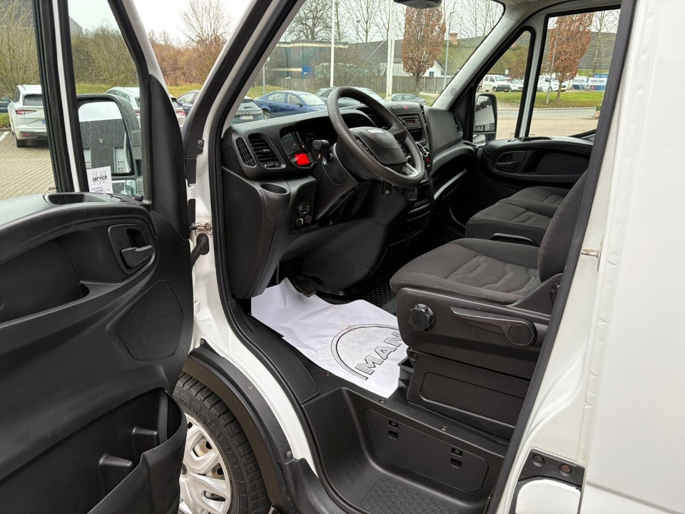 Iveco Daily 2,3 35C13 12m³ Van AG8