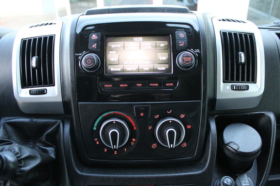 Peugeot Boxer 335 2,2 BlueHDi 165 L2H2 Premium