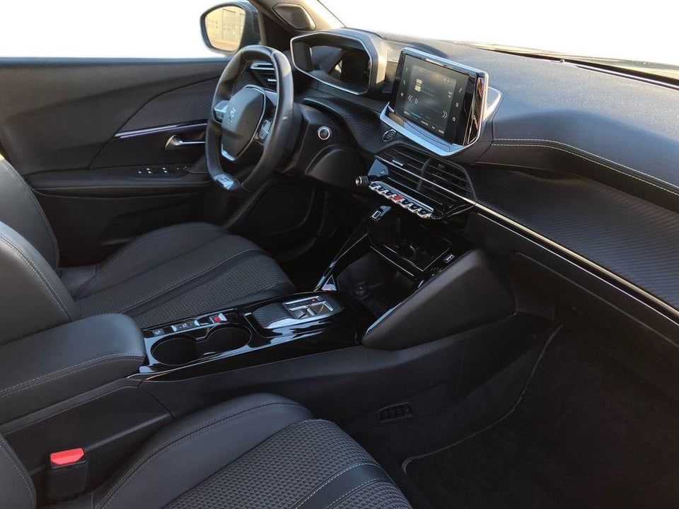 Peugeot e-2008 50 GT 5d